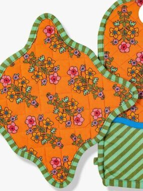 NWT - Furbish Studio Block Print Oven Mitt & Pot Holder Set - Orange and Green